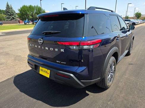 Used 2022 Nissan Pathfinder SV AWD/4WD image 8