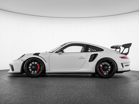 Used 2019 Porsche 911 GT3 RS RWD image 2