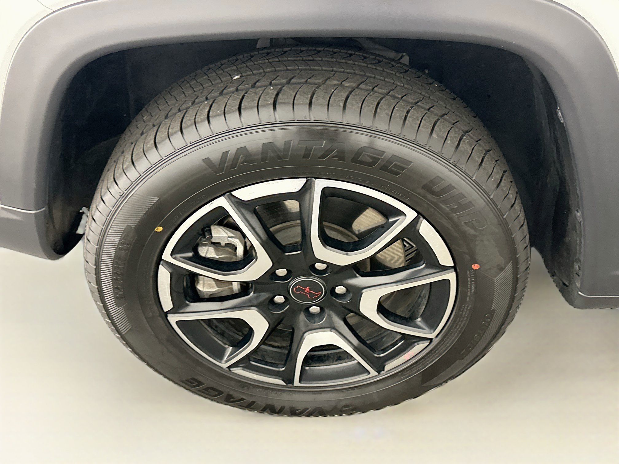 Used 2025 Jeep Compass Trailhawk AWD/4WD image 11