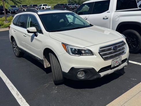 Used 2015 Subaru Outback 2.5i Limited AWD/4WD image 3