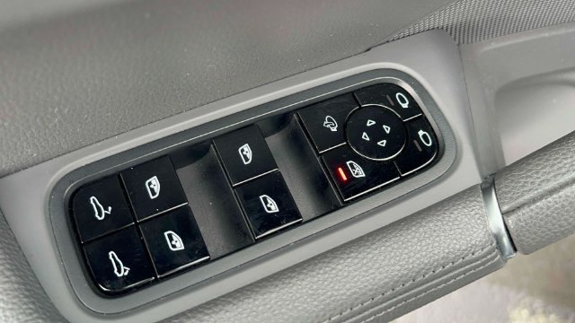 Used 2020 Porsche Cayenne AWD/4WD image 29