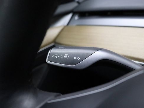 Used 2023 Tesla Model 3 Standard Range image 37