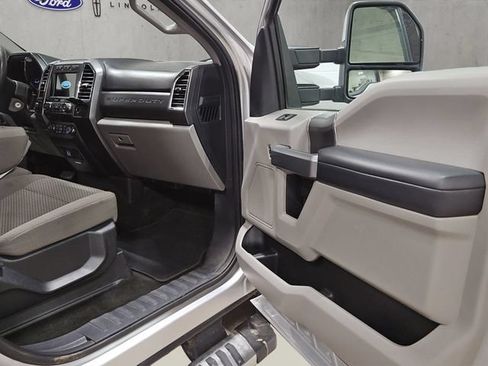 Used 2017 Ford F350 XLT w/ XLT Premium Package AWD/4WD image 26