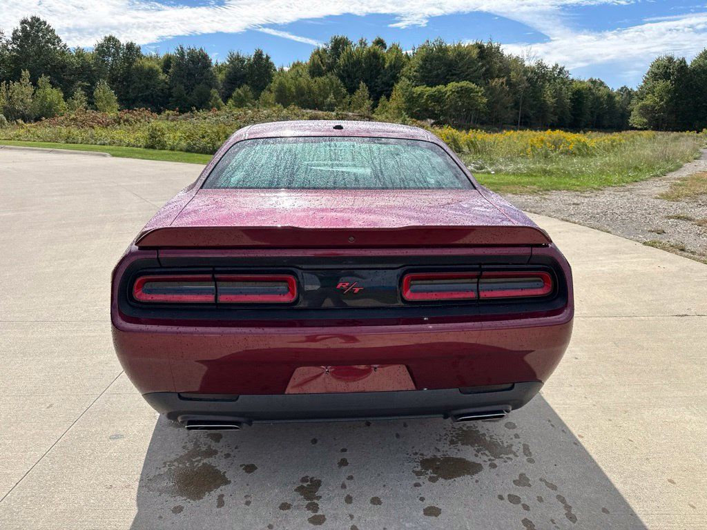 Used 2019 Dodge Challenger R/T RWD image 7