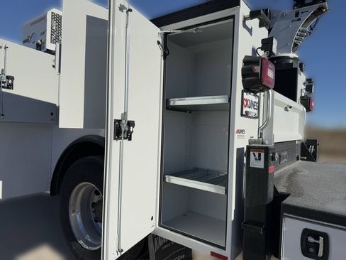 New 2026 Ford F750 2WD SuperCab Super Duty image 40