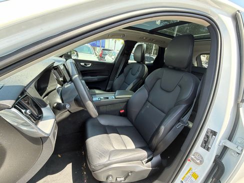Certified 2024 Volvo XC60 B5 Core w/ Protection Package Premier AWD/4WD image 63