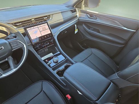 New 2025 Jeep Grand Cherokee L Limited w/ Luxury Tech Group II image 13