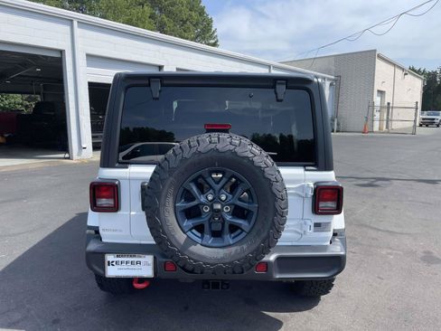 Used 2026 Jeep Wrangler Unlimited Sport w/ Dual Top Group AWD/4WD image 5