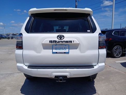 Used 2021 Toyota 4Runner SR5 Premium w/ Moonroof Package AWD/4WD image 8