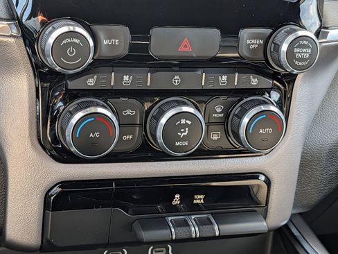 Used 2024 RAM 1500 Laramie AWD/4WD image 46