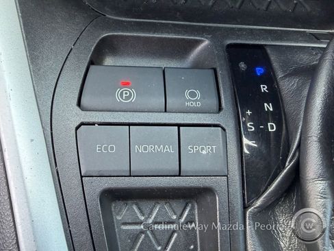 Used 2021 Toyota RAV4 LE w/ Carpet Mat Package (TMS) image 21