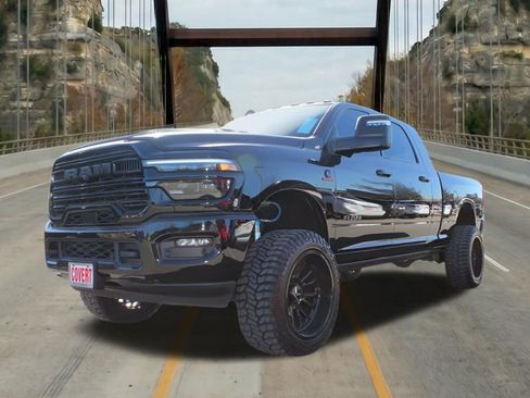 New 2025 RAM 2500 Laramie AWD/4WD image 13