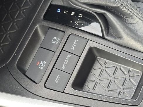 Used 2023 Toyota RAV4 XLE image 37