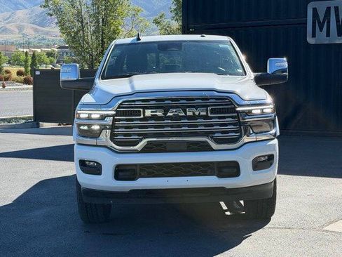 Used 2025 RAM 2500 Limited AWD/4WD image 2