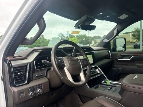 Used 2024 GMC Sierra 2500 Denali w/ Technology Package AWD/4WD image 16