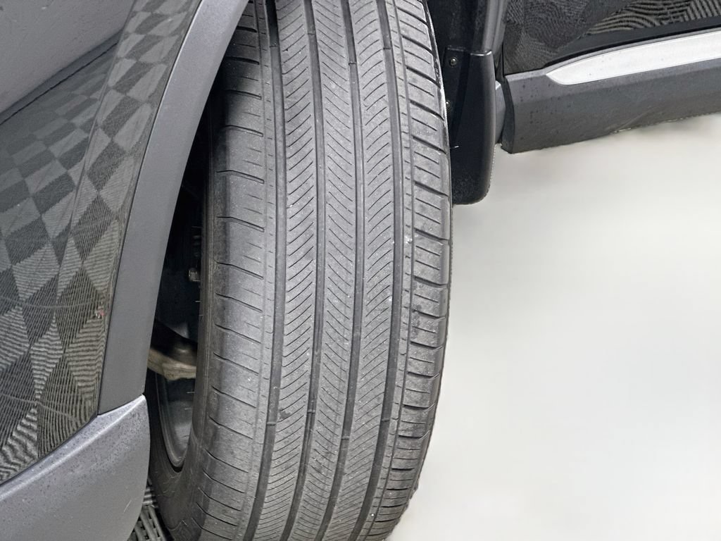 Certified 2025 Honda Pilot Touring image 25