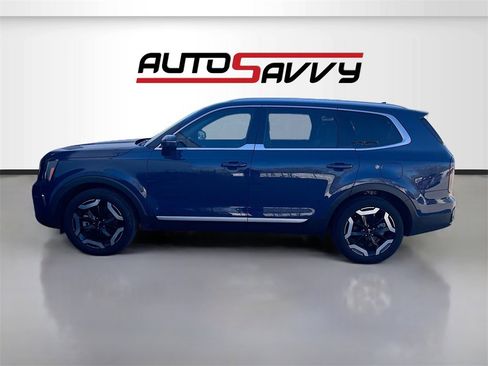 Used 2023 Kia Telluride EX w/ EX Captain's Chair Package image 4
