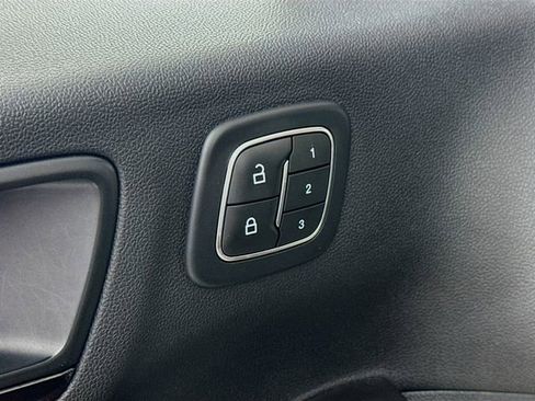 Certified 2022 Ford Escape SEL w/ SEL Stealth AWD Package image 34