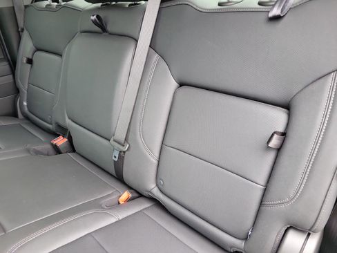 Used 2025 GMC Sierra 1500 SLT image 9