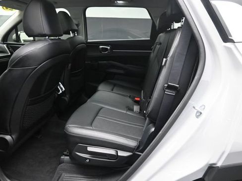 Used 2025 Kia Sorento S w/ Panoramic Sunroof Package FWD image 21