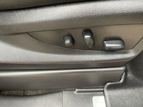 Used 2018 Chevrolet Suburban Premier AWD/4WD image 15