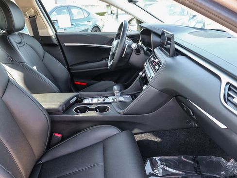 Used 2026 Genesis G70 2.5T AWD/4WD image 16