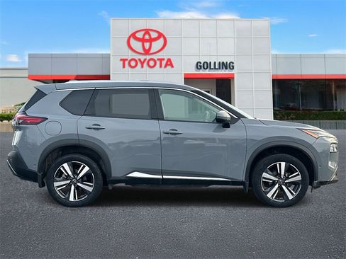 Used 2023 Nissan Rogue SL w/ SL Premium Package image 6
