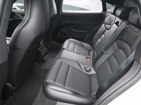 Used 2022 Porsche Taycan image 25