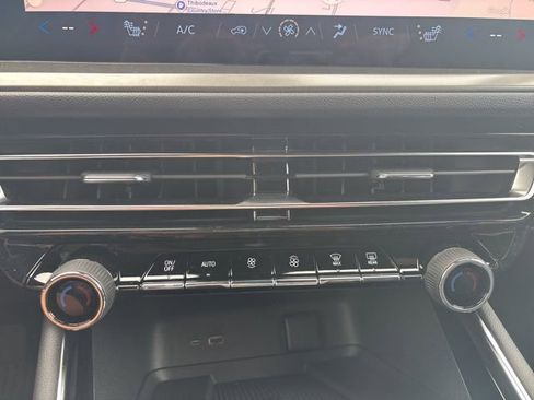 New 2026 Chevrolet Traverse LT image 36