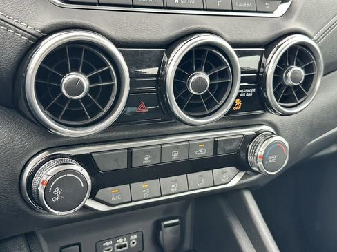 Used 2025 Nissan Sentra SV image 16