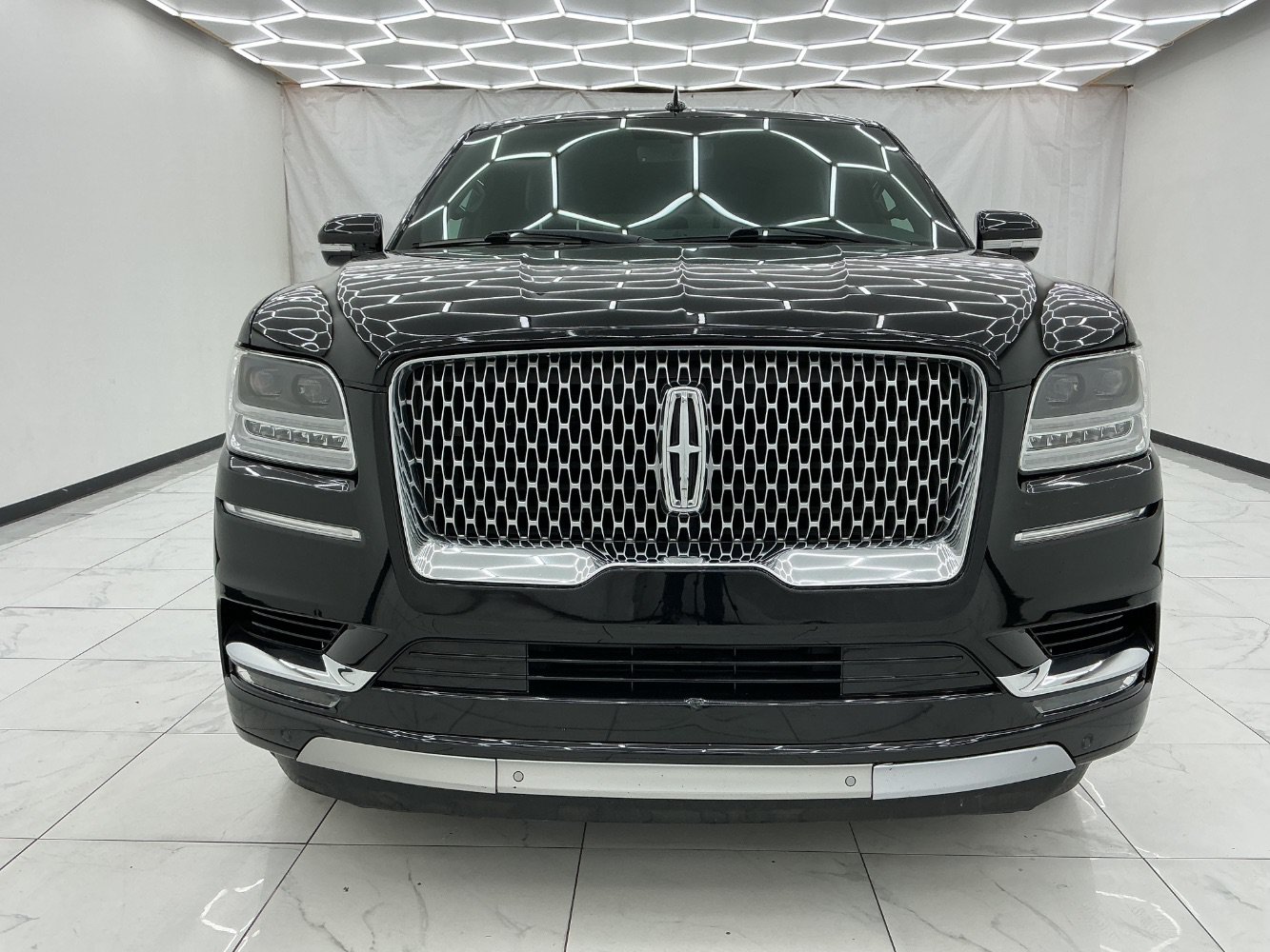 Used 2018 Lincoln Navigator Premiere RWD image 5