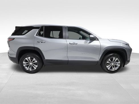 Used 2026 Chevrolet Equinox LT FWD image 5