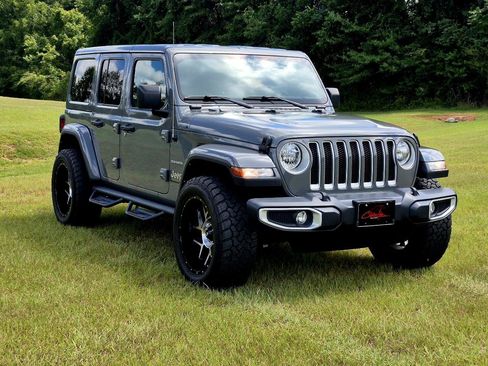 Used 2023 Jeep Wrangler Unlimited Sahara AWD/4WD image 15