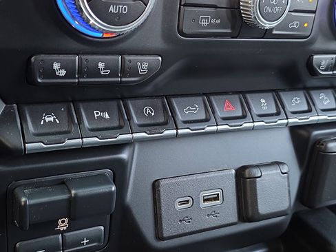 Used 2020 GMC Sierra 1500 Denali w/ Denali Ultimate Package image 26