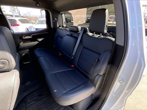 Used 2025 GMC Sierra 1500 SLT w/ SLT Premium Package image 19