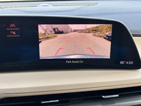 Used 2024 Cadillac XT4 Premium Luxury w/ LPO, Floor Liner Package AWD/4WD image 19