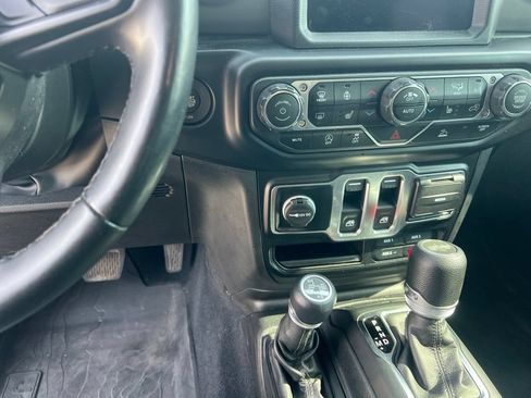 Used 2022 Jeep Wrangler Sport AWD/4WD image 20