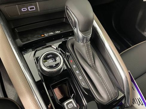 New 2026 GMC Canyon Denali image 8