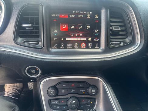 Used 2015 Dodge Challenger R/T Scat Pack w/ Leather Interior Group RWD image 20