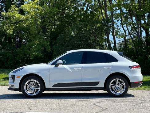 Certified 2021 Porsche Macan AWD/4WD image 2