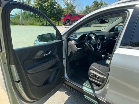 Used 2023 GMC Terrain SLT w/ Infotainment Package II FWD image 15