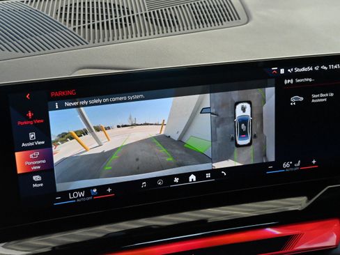Used 2025 BMW i5 eDrive40i w/ Executive Package RWD image 18