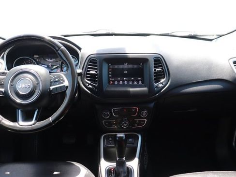 Used 2020 Jeep Compass Latitude FWD image 14