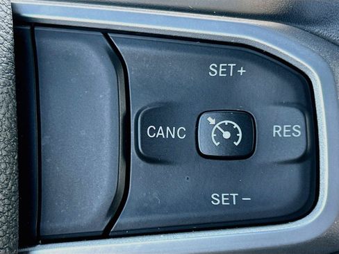 Used 2023 RAM 1500 Big Horn RWD image 34