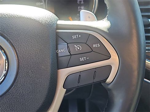 Used 2015 Jeep Grand Cherokee Limited w/ Luxury Group II image 30