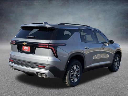 New 2026 Chevrolet Traverse LT image 3