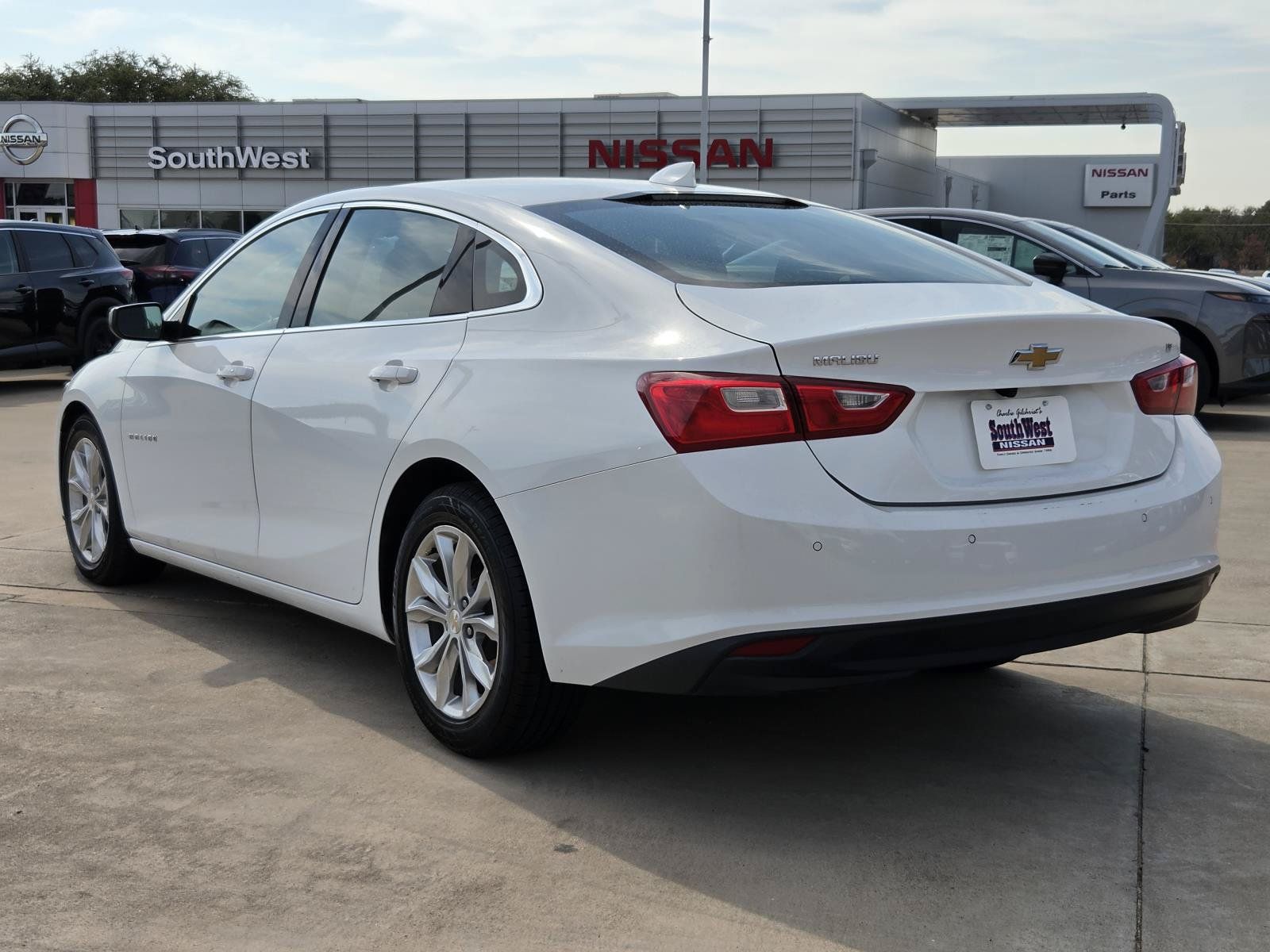 Used 2024 Chevrolet Malibu LT FWD image 8