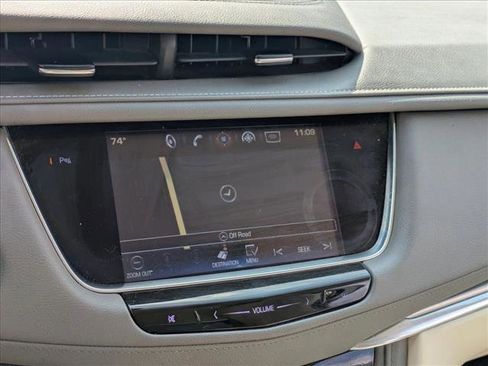 Used 2017 Cadillac XT5 Luxury w/ Driver Awareness Package image 12