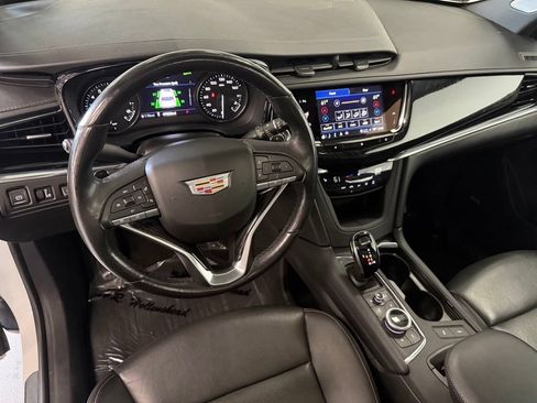 Used 2021 Cadillac XT6 Premium Luxury FWD image 11