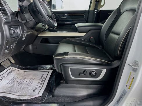 Used 2019 RAM 1500 Laramie AWD/4WD image 27